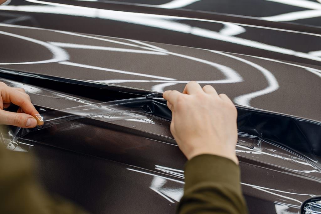 Applying of protective nanoceramics on car headlights Detail Bear דיטיילינג לרכב