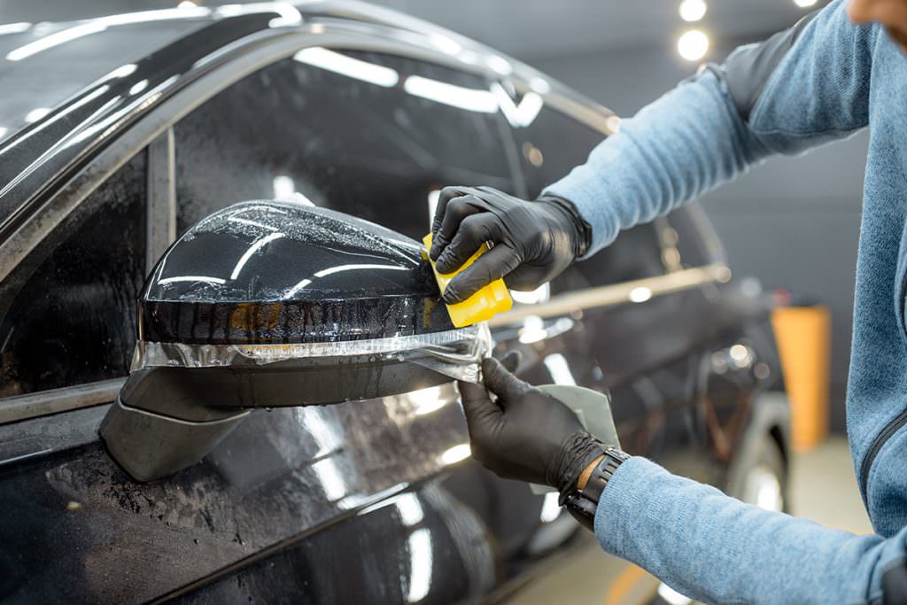 Applying of protective nanoceramics on car headlights Detail Bear דיטיילינג לרכב