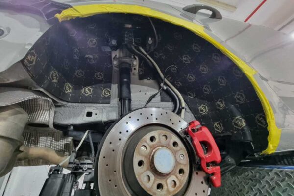 בידוד לרכב מתחת לגלגל