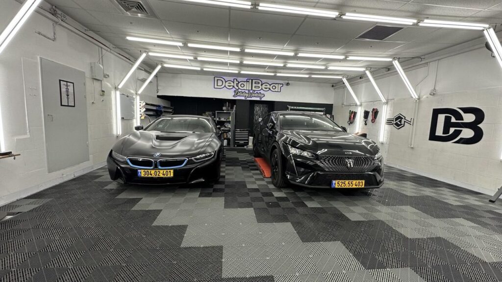 פרויקט BMW i8 תיקון PDR כולל הורדת ציפוי PPF ישן פרויקט BMW i8 תיקון PDR כולל הורדת ציפוי PPF ישן