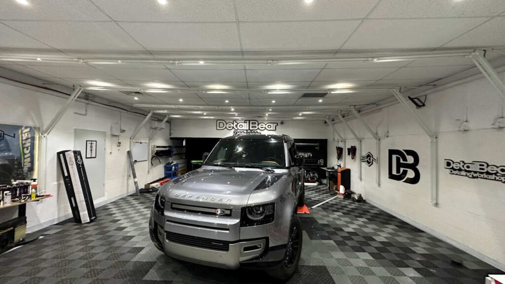 פרויקט ציפוי PPF מלא לנד רובר 2022 + ציפוי אטרמלי לחלונות פרויקט ציפוי PPF מלא לנד רובר 2022 + ציפוי אטרמלי לחלונות