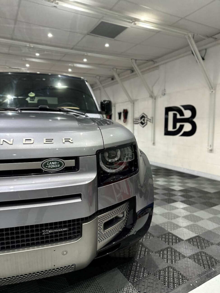 פרויקט ציפוי PPF מלא לנד רובר 2022 + ציפוי אטרמלי לחלונות פרויקט ציפוי PPF מלא לנד רובר 2022 + ציפוי אטרמלי לחלונות