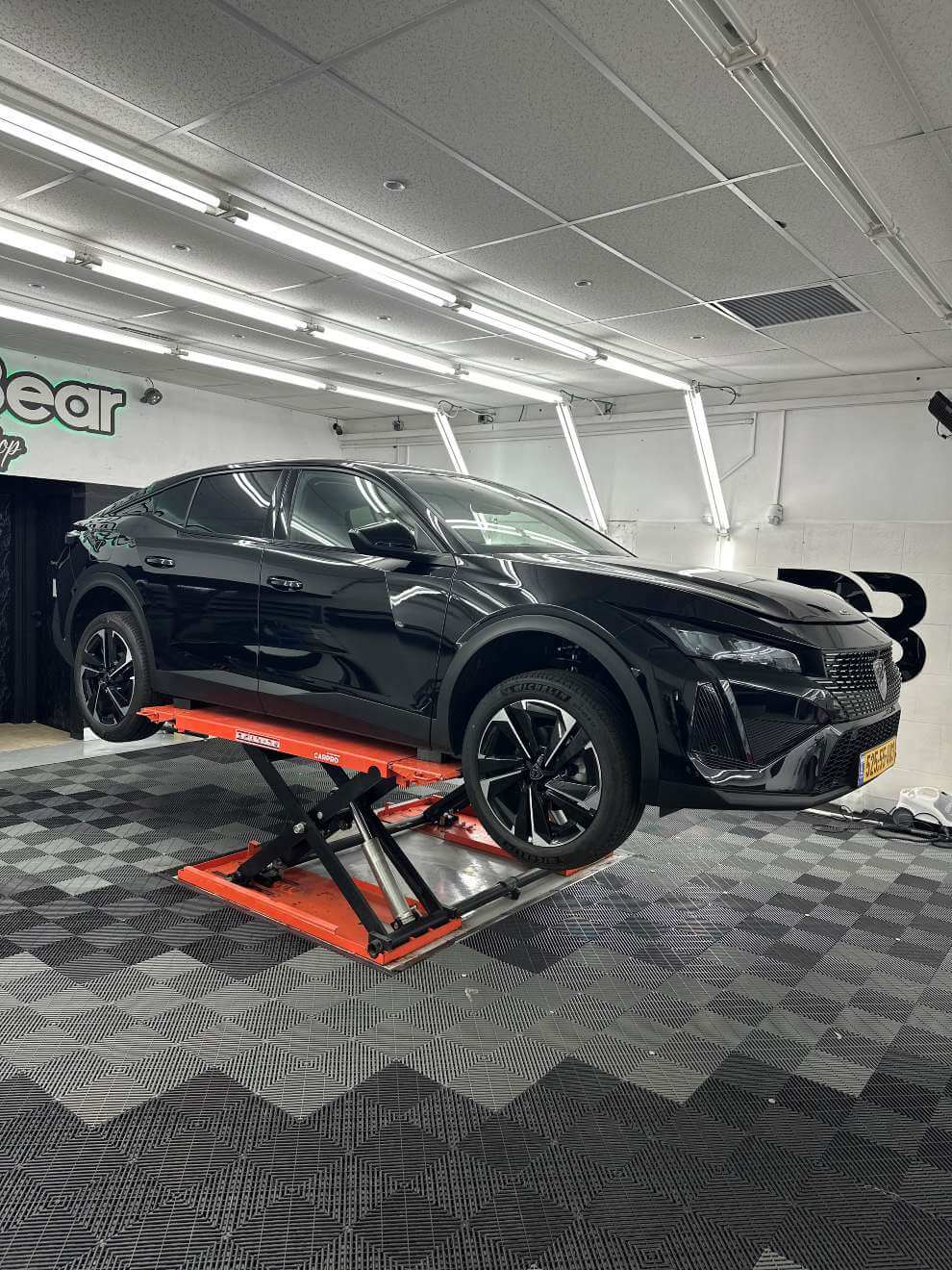 פרויקט ציפוי ppf לרכב פג׳ו 408 1 פרויקט ציפוי ppf לרכב פג׳ו 408